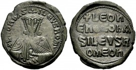 Leo VI., 886-912. Follis. Büste von vorne in Chlamys und mit Krone, Akakia in der Linken haltend. Rv. +LeOn/en ΘeO ba/SILeVS R/OmeOn 8,63 g. Sear 1729...