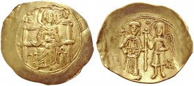 Isaac II. Angelos, 1185-1195. Hyperpyron, Konstantinopel. Die Gottesmutter Maria frontal thronend, sie hält vor ihrer Brust einen Schild mit dem nimbi...