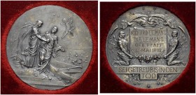 THEMATISCHE MEDAILLEN. LIEBE UND EHE. Versilberte Bronzemedaille 1898 (von H. Dürrich bei Mayer & Wilhelm, Stuttgart) zur Hochzeit. Zwei Engel halten ...