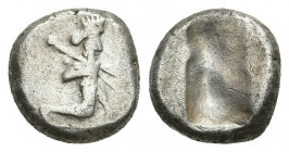 Siglos AR
Achamenid Empire, time of Darios I to Xerxes II (485-420 BC), Sardes, Persian king in kneeling-running stance right
16 mm, 5,60 g