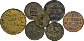 HAMBURG - LÜBECK - SCHLESWIG-HOLSTEIN
MARKEN UND ZEICHEN
Sieben Kupfer- und Messingmarken: ¼ Schill., anonym; 2 Pf. Gefangenengeld 1927; Hansa­ -Saa...