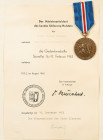 HAMBURG - LÜBECK - SCHLESWIG-HOLSTEIN
SCHLESWIG-HOLSTEIN
MEDAILLEN. Elmshorn. Bronze-Sturmflutmedaille 1962 am Band. Mit Urkunde, ausgefertigt am 17...