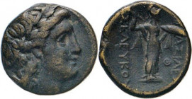 ANTIKE WELT
Griechen
Seleukos I., 312-281. AE 20 mm. Belorbeerter Apollokopf n.r. Rs. Athena mit Blitz und Schild. Sear 6849. Szaivert/Sear 7136. 6,...