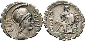 ANTIKE WELT
Römische Republik
Mn. Aquilius. Denar, 71, Rom. Büste der Virtus mit Helm n.r., links IIIVR, rechts VIRTVS. Rs. Soldat hilft der gestürz...