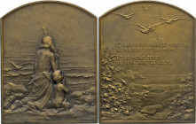 MEDAILLEN und PLAKETTEN
THEMEN-MEDAILLEN
Einseitige Bronzeplakette 1910 (v. A. Hartig) „Großmutters Andacht“. Brustbild einer alten Frau n.r. betend...