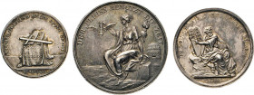 MEDAILLEN und PLAKETTEN
THEMEN-MEDAILLEN
MISCELLANEA. Um 1800 von Daniel Friedrich Loos, Berlin. Lot von 3 Silbermedaillen: Erinnerung des Fleißes. ...
