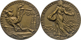 MEDAILLEN und PLAKETTEN
WELTKRIEGSMEDAILLEN
Bronzegussmedaille 1914 auf den ersten Gebrauch von Dum-Dum Geschossen durch die französische Armee. Han...