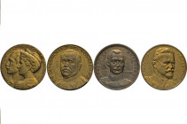 MEDAILLEN und PLAKETTEN
WELTKRIEGSMEDAILLEN
Vier verschiedene Bronzemedaillen: 1914 (v. Lauer) a.d. Deutsche Kaiserpaar. Beider Brustbilder n.l. Rs....