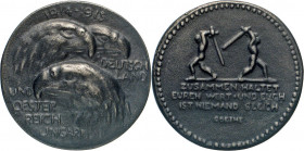 MEDAILLEN und PLAKETTEN
WELTKRIEGSMEDAILLEN
Eisengussmedaille 1915 (v. A. Gaul) auf das Dreierbündnis Deutschland-Österreich-Ungarn. 3 Adlerköpfe. R...