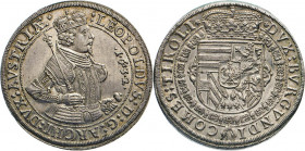 AUSLÄNDISCHE MÜNZEN
RÖMISCH-DEUTSCHES REICH
Erzherzog Leopold V., 1619–1632. Taler 1632, Hall. Geharn. Hüftbild r. Rs. Mit dem Erzherzogshut bedeckt...
