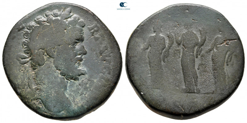 Septimius Severus AD 193-211. Rome
Sestertius Æ

26 mm, 20,23 g



fine