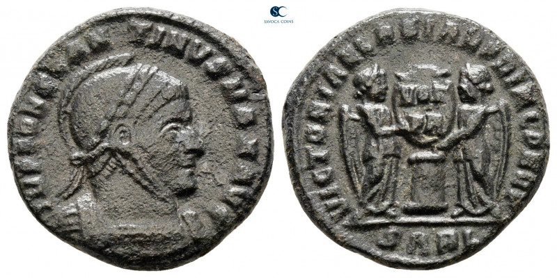 Constantine I the Great AD 306-337. Arelate (Arles)
Follis Æ

17 mm, 2,99 g
...