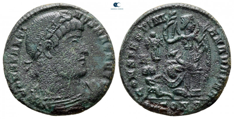 Constantine I the Great AD 306-337. Constantinople
Follis Æ

18 mm, 2,94 g
...