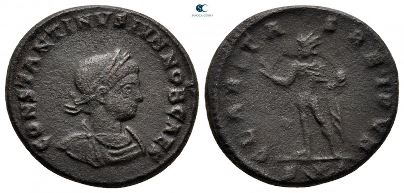 Constantine II, as Caesar AD 317-337. Uncertain mint
Follis Æ

19 mm, 4,15 g...