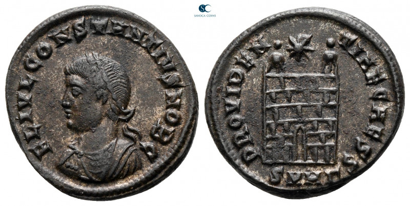 Constantius II, as Caesar AD 337-347. Heraclea
Follis Æ

18 mm, 3,07 g


...