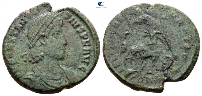 Constantius II AD 347-361. Constantinople
Follis Æ

22 mm, 5,44 g



very...