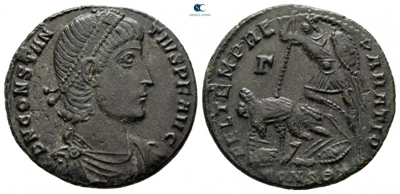 Constantius II AD 347-361. Constantinople
Follis Æ

21 mm, 4,16 g



very...