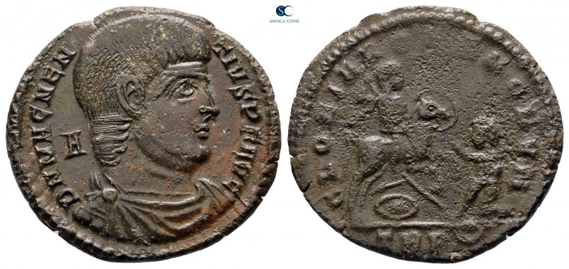 Magnentius AD 350-353. Treveri
Follis Æ

22 mm, 4,52 g



nearly very fin...