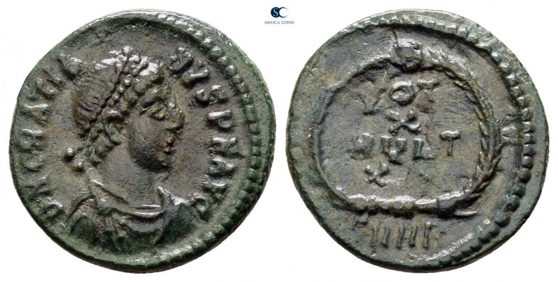 Gratian AD 375-383. Heraclea
Follis Æ

13 mm, 1,39 g



very fine