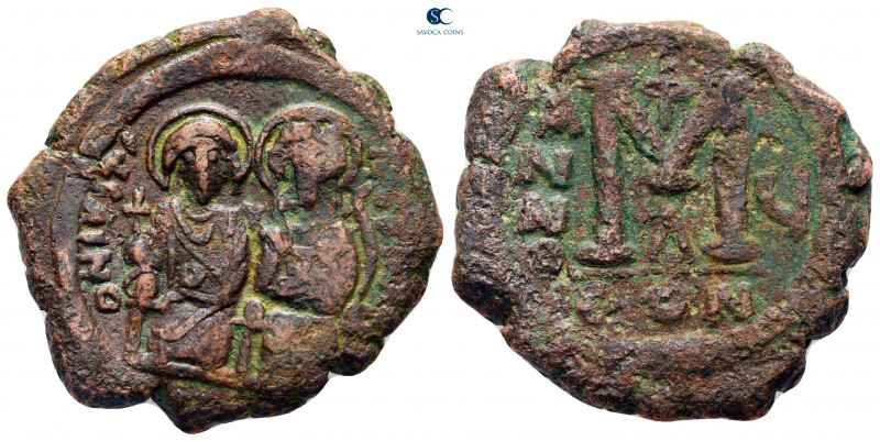 Justin II and Sophia AD 565-578. Constantinople
Follis or 40 Nummi Æ

29 mm, ...