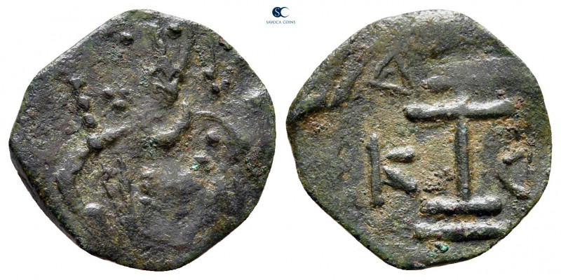 Alexius I Comnenus AD 1081-1118. Uncertain mint
Tetarteron Æ

15 mm, 0,83 g
...