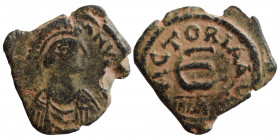 Justinian I, 527-565. Pentanummium (bronze, 2.74 g, 20 mm), Carthage. DN IVSTINIANVS PP AVG Diademed, draped and cuirassed bust right. Rev.VICTORA AG ...