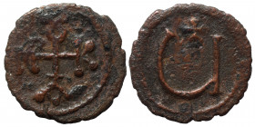 Maurice Tiberius, 582-602. Pentanummium (bronze, 1.05 g, 15 mm), Theoupolis (Antioch). Monogram 15. Rev. Large Ч with pellet in center; cross above. S...