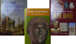 Lot de 3 ouvrages sur Rome
1- De Romeinse Keizers, Het leven aan het hof en op veldtocht, Michael Sommer 2010 ; 2- Geïllustreerde geschiedenis van Ro...