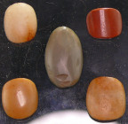 Néolithique - Mauritanie - Lot de 5 labrets en pierre
Beau lot de 5 labrets en pierres polies de couleurs diverses. De 12 à 23 mm.