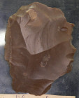 Néolithique - Egypte - Outil en silex 
Outil en silex taillé en forme de visage avec l'œil, le nez. 55*45 mm.