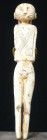 Egypte - Prédynastique - Statuette d'homme en os ou ivoire - 1500 / 1000 av. J.-C.
Statuette en os ou ivoire représentant un homme aux cheveux longs,...
