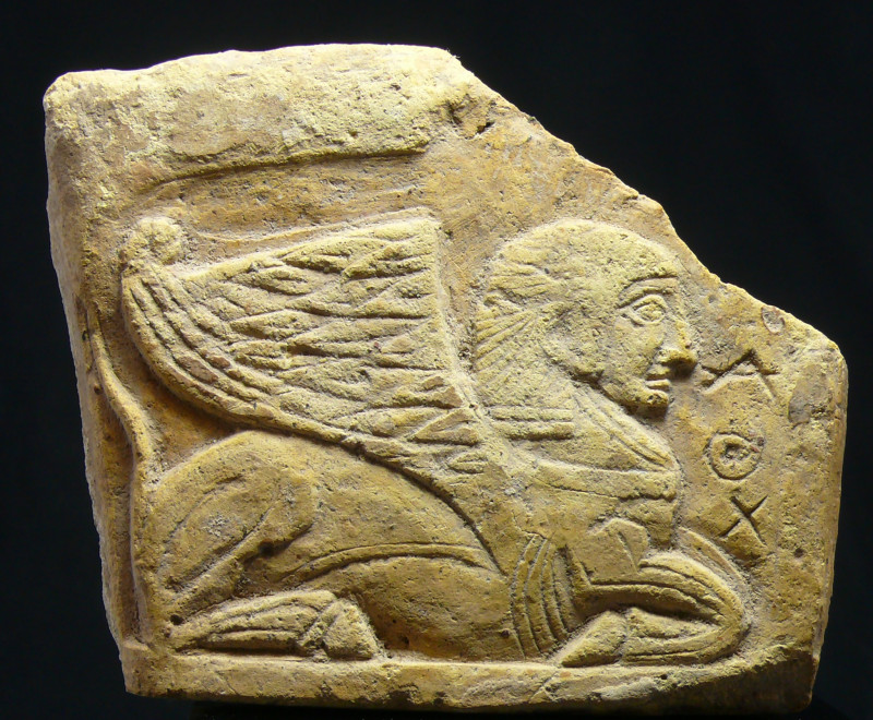 Egypto Phénicien - Levantin - Plaque d'ornement en terre cuite "Sphinx" - 1500 /...