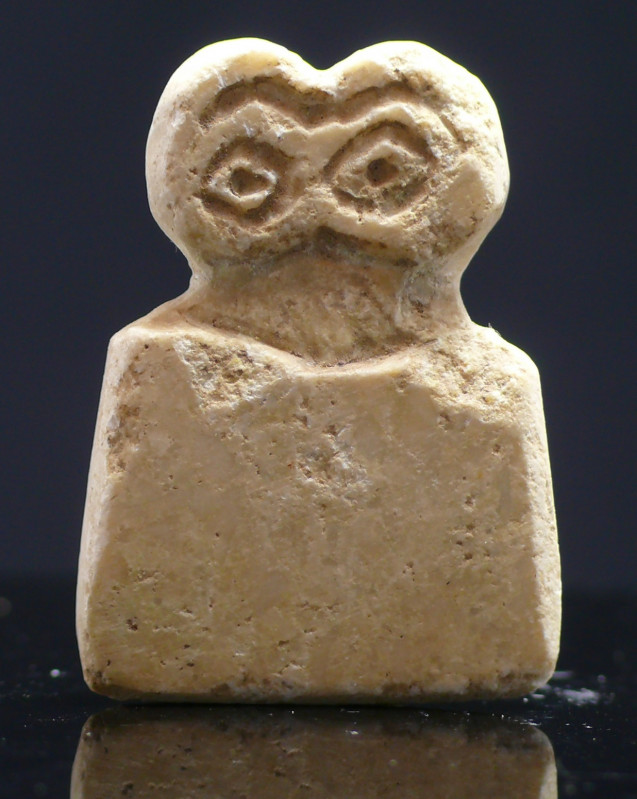 Mésopotamie - Idole aux yeux - 2000 av. J.-C.
Idole plaquette aux yeux en pierr...