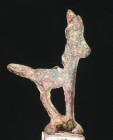 Luristan - Cervidé en bronze - 1000 av. J.-C.
Petit cervidé en bronze. 30 mm.