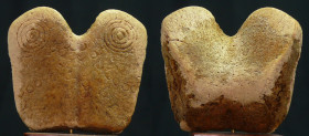 Proche Orient - Idole aux yeux en os - 5000 / 4000 av.J.-C.
Rare représentation d'une idole aux yeux gravée sur un os. La surface de l'idole est orné...