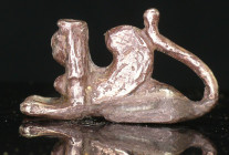Grèce - Amulette en argent (sphynx) - 500 / 300 av. J.-C.
Belle amulette en argent représentant un sphynx. 32 mm.