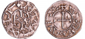 Charles III Le Simple (898-923) - Denier (Tours)
A/ + GRATIA D- REX Monogramme de Karolus.
R/ + TVRONES CIVITAS Croix.
TTB
Nou.1Qa
 Ar ; 1.28 gr ...