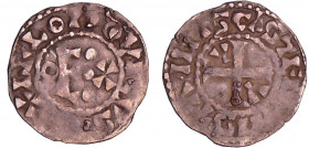 Louis VI (1108-1137) - Denier d'Etampes - 4ème type
A/ + LODOVICVS REX I. Grand E accosté à gauche d'un annelet, à droite de trois besants posés en p...