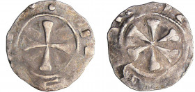 Auvergne - Evêché du Puy - Grand denier d'argent
(1060-1120). A/ MONETA.. Croix à quatre branches. 
R/ SCE MANVE en rétrograde Croix à six branches....