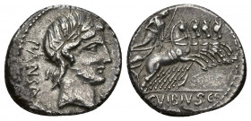 REPÚBLICA ROMANA. VIBIA. C. Vibius C. f. Pansa. Denario. Roma (90 a.C.). A/ Cabeza de Apolo, delante símbolo (no visible), detrás PANSA. R/ Minerva en...