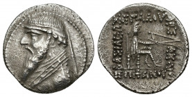 GRECIA ANTIGUA. REYES DE PARTIA. Mitrídates II (121-91 a.C.). Dracma. Ecbatana. AR 3,85 g. 20,40 mm. SEP-26.1.Porosidades. MBC/MBC+.