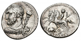 REPÚBLICA ROMANA. QUINCTIA. Ti. Quinctius. Denario. Roma (112-111 a.C.). A/ Busto laureado de Hércules a izq. visto de espaldas, detrás clava sobre su...