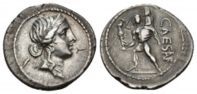 PERIODO DE JULIO CÉSAR A AUGUSTO. CÉSAR. Denario. Ceca incierta. A/ Cabeza de Venus a der. R/ Eneas portando a Anquises a izq. y con palladium, detrás...