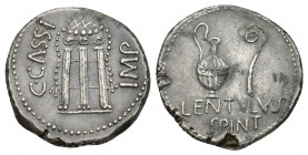 PERIODO DE JULIO CÉSAR A AUGUSTO. CASIO. Denario. Ceca móvil (Asia Menor) (43-42 a.C.). A/ Trípode; C CASSI IMP. R/ Jarra y lituus, debajo LENTVLVS/ S...