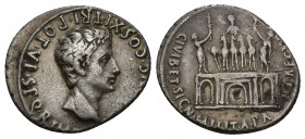 PERIODO DE JULIO CÉSAR A AUGUSTO. AUSGUSTO. Denario. Colonia Patricia (18-17 a.C.). A/ A/ Cabeza a der.; SP P Q R IMP CAESARI AVG COS XI TRI POT VI. R...