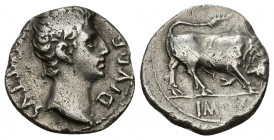 PERIODO DE JULIO CÉSAR A AUGUSTO. AUGUSTO. Denario. Lugdunum (15-13 a.C.). A/ Cabeza a der.; AVGVSTVS DIVI F. R/ Toro a der.; en el exergo: IMP. X. AR...