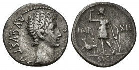 PERIODO DE JULIO CÉSAR A AUGUSTO. AUGUSTO. Denario. Lugdunum (11-10 a. C.). A/ Cabeza a der.; AVGVSTVS (DIVI F). R/ Diana a izq. mirando atrás con lan...