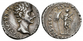 PERIODO DE JULIO CÉSAR A AUGUSTO. AUGUSTO. Denario. Colonia Patricia (18-17 a.C.). A/ Cabeza a der.; S P Q R CAESAR AVGVSTO. R/ Marte a izq. con vexil...