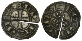 REINOS DE CASTILLA Y LEÓN. ALFONSO VII (según algunos autores, Urraca) . Dinero. León. VE 0,79 g. 19,5 mm. III-66. Imperatrix A:76.2. Grieta longitudi...