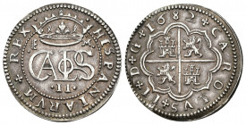 CARLOS II. 2 reales. Segovia. 1682. M. AR 6,53 g. 26,1 mm. AC-442. EBC-.